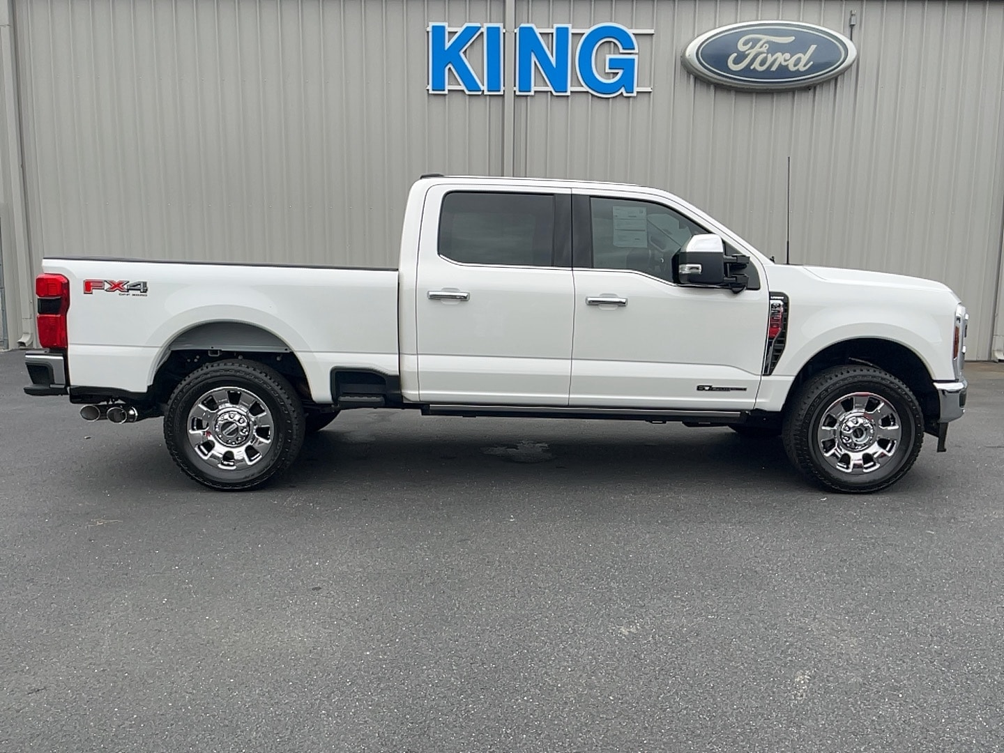 2024 Ford F-250 Super Duty Lariat's photo
