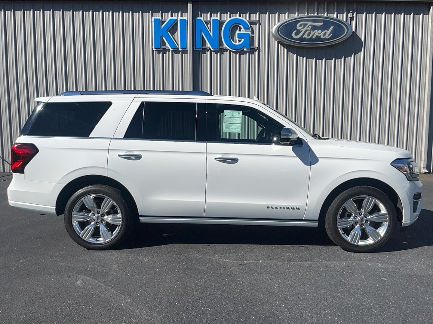 2022 Ford Expedition Platinum's photo