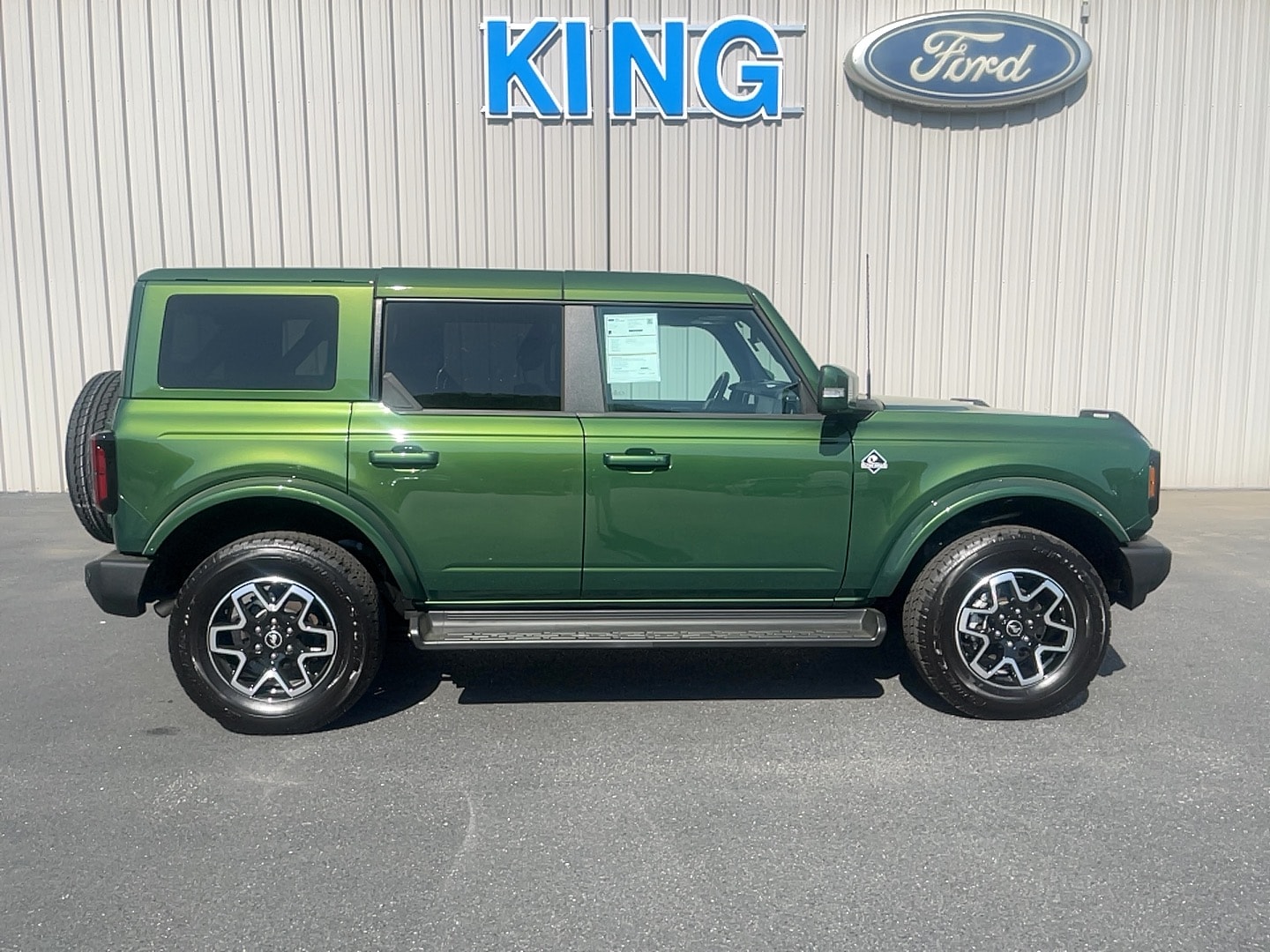 2025 Ford Bronco Outer Banks 4x4's photo