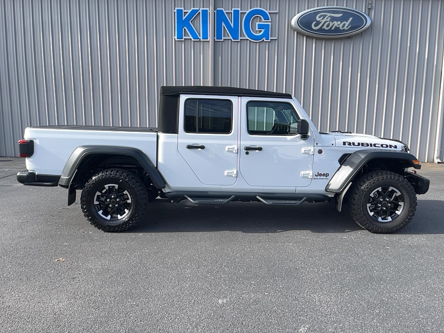 2024 Jeep Gladiator Rubicon's photo