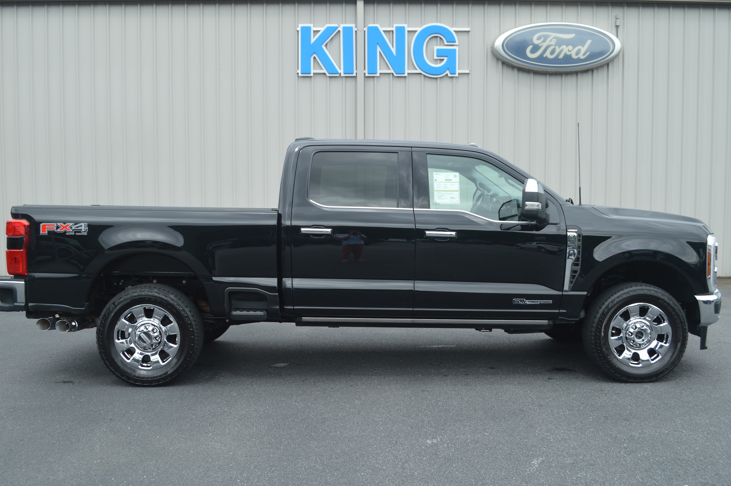 2024 Ford F-350 CREW CAB PICKUP 
