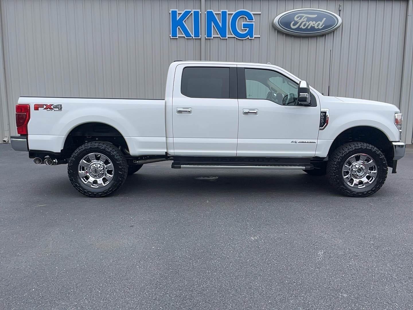 2022 Ford F-250 Super Duty Lariat's photo