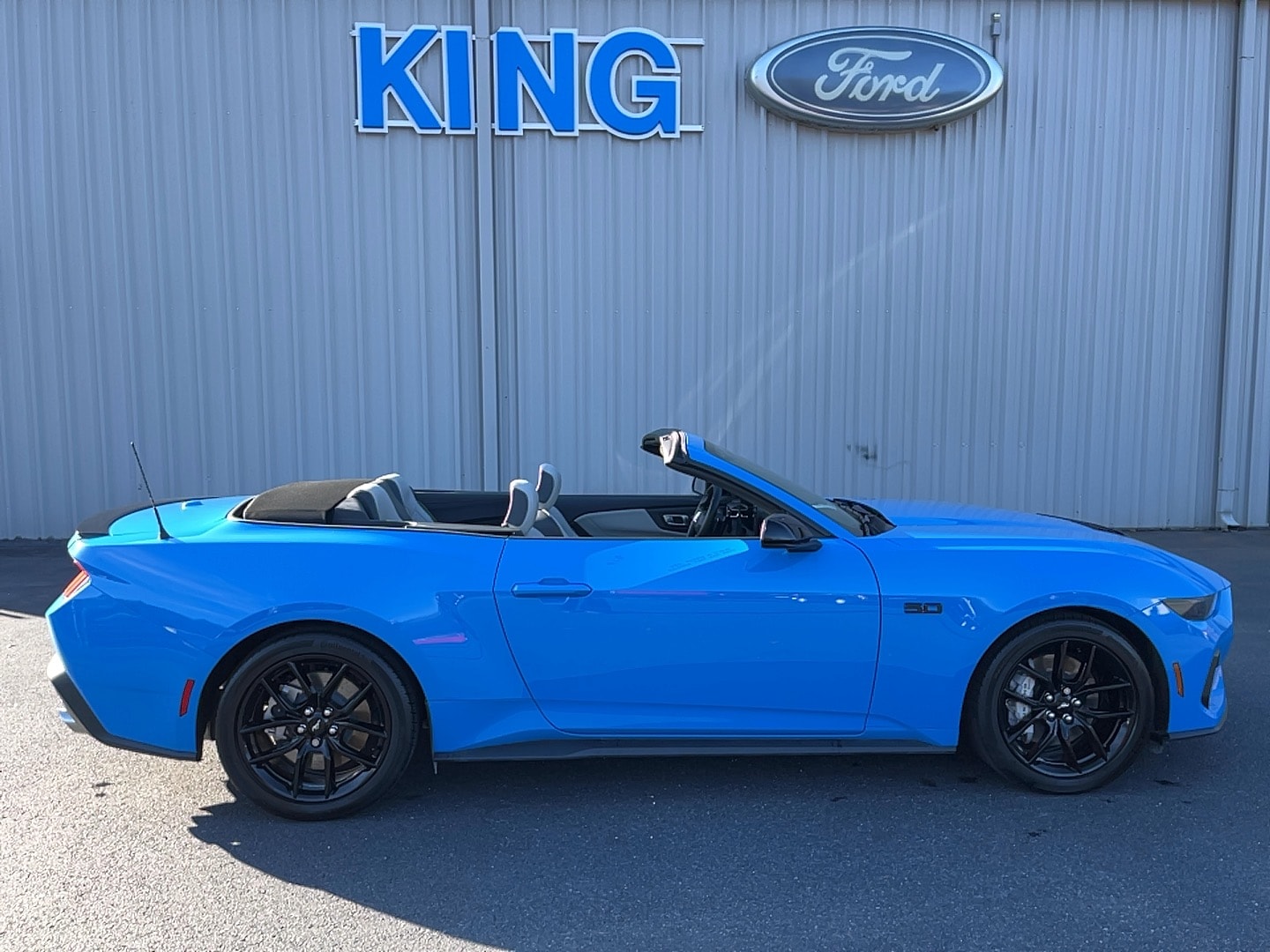 2025 Ford Mustang GT Premium's photo