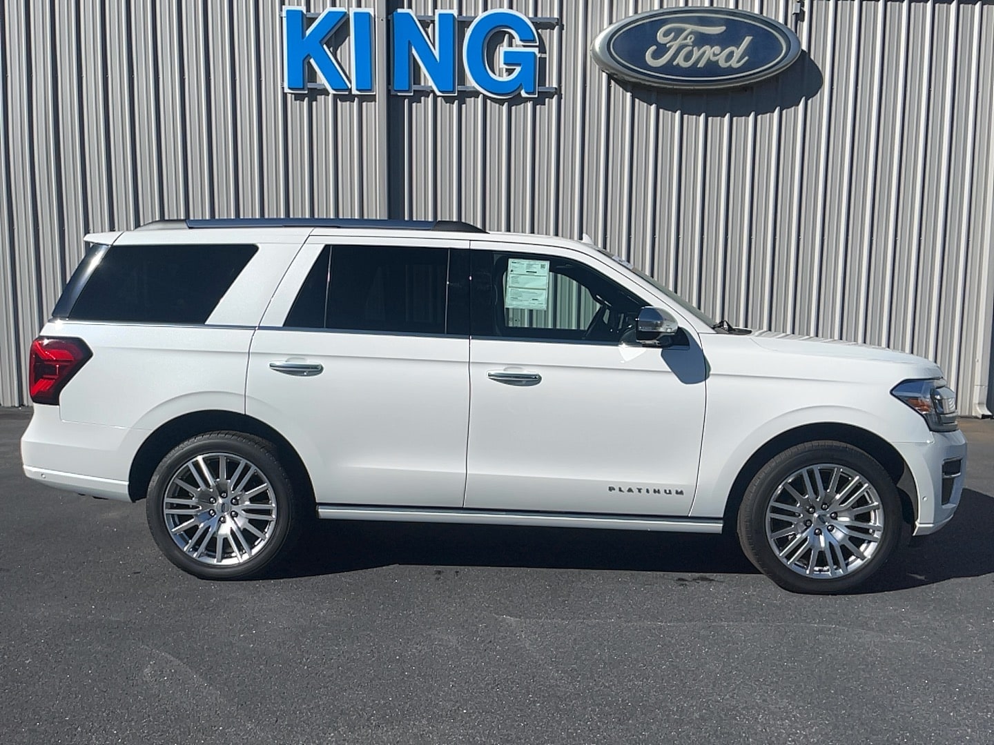 2024 Ford Expedition Platinum's photo