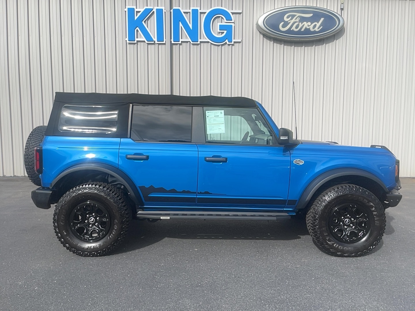 2022 Ford Bronco 4-Door Wildtrak's photo