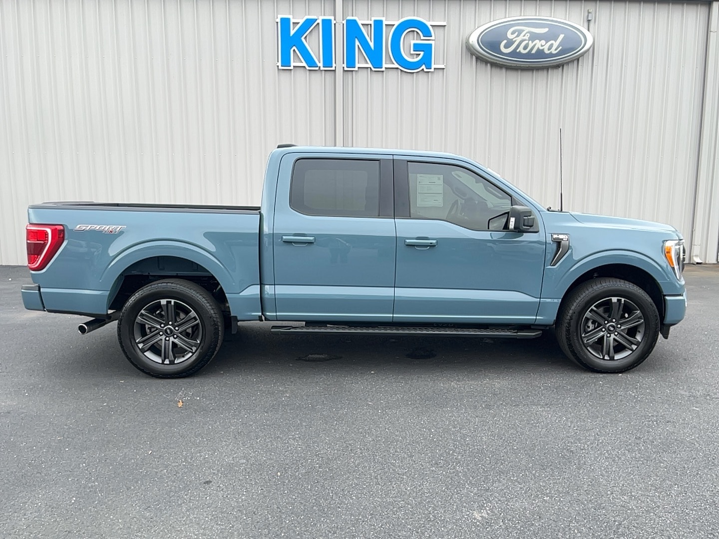 2023 Ford F-150 XLT's photo