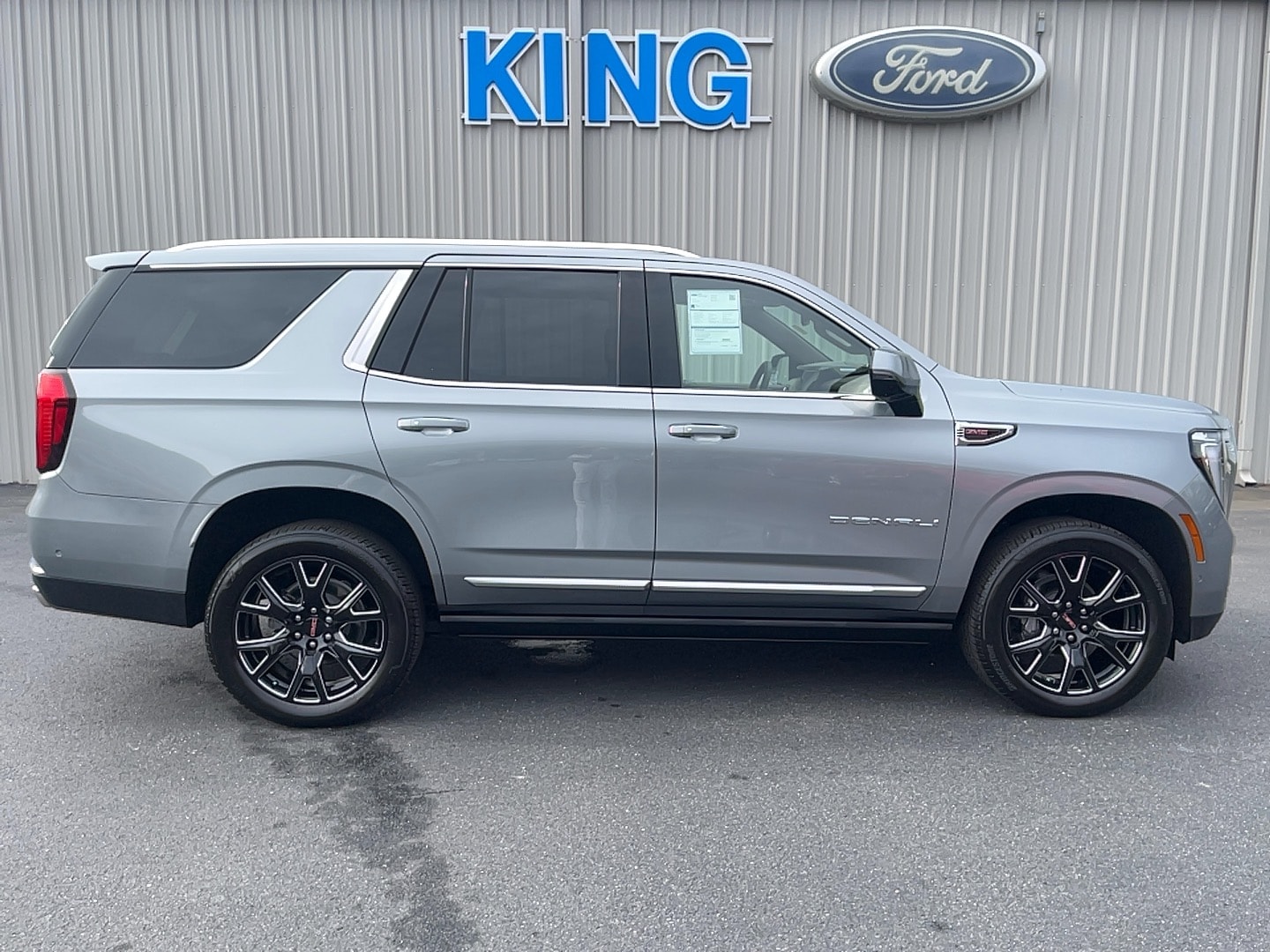 2025 GMC Yukon Denali's photo