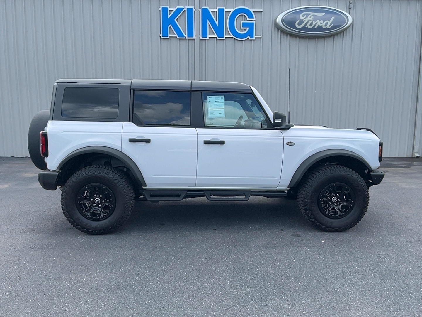 2023 Ford Bronco Wildtrak 4x4's photo