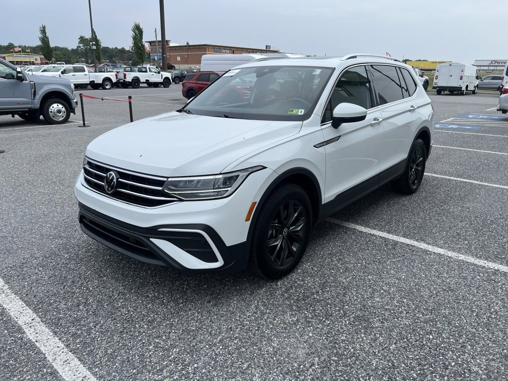 2024 Volkswagen Tiguan SE Wolfsburg Edition photo 3