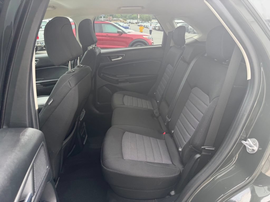 2022 Ford Edge SE - Photo 13
