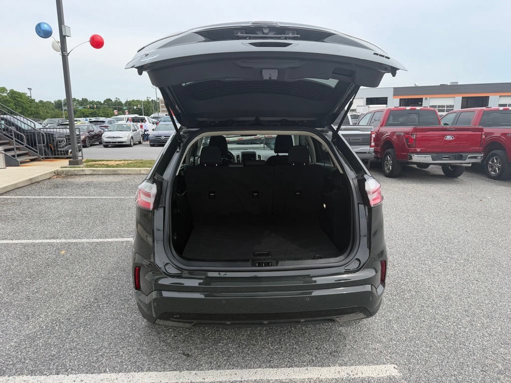 2022 Ford Edge SE - Photo 9