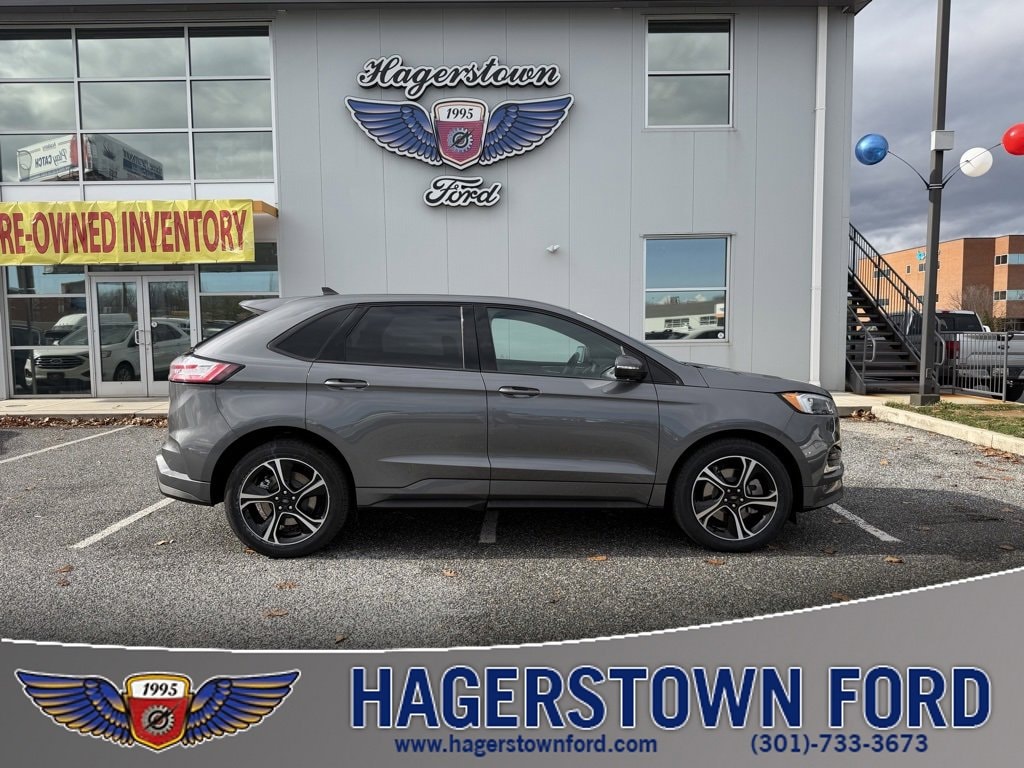 2023 Ford Edge ST's photo