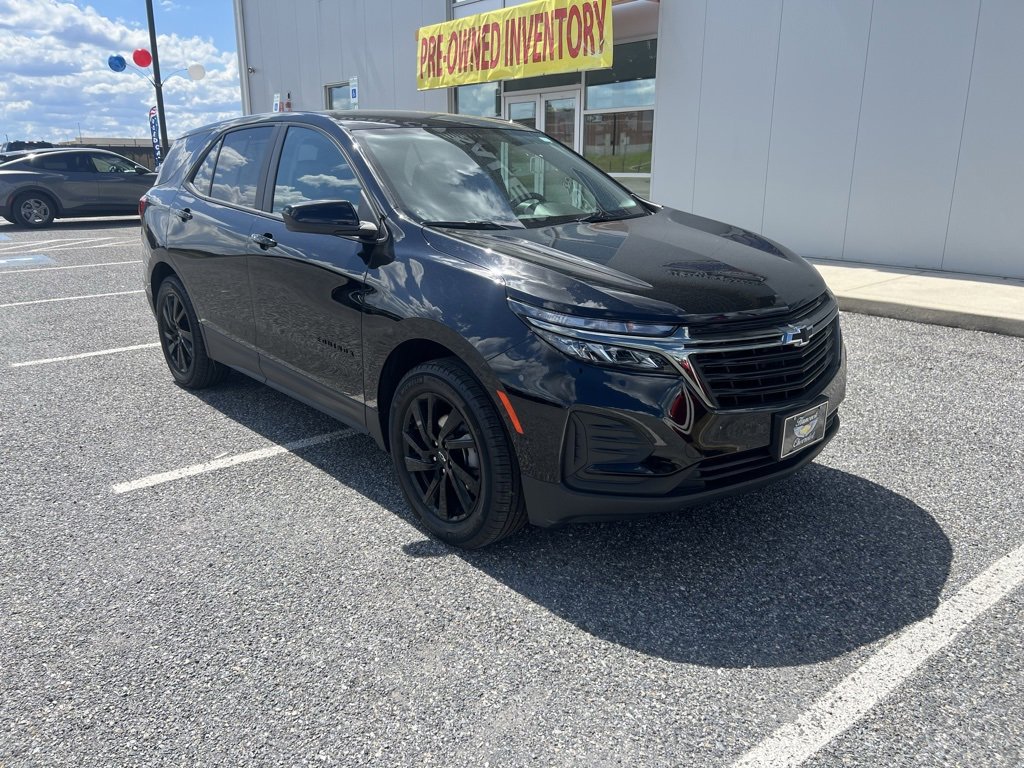 2023 Chevrolet Equinox LS photo 2