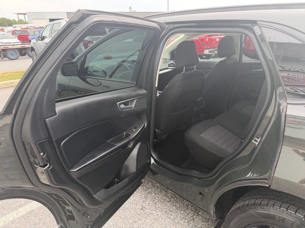 2022 Ford Edge SE - Photo 12