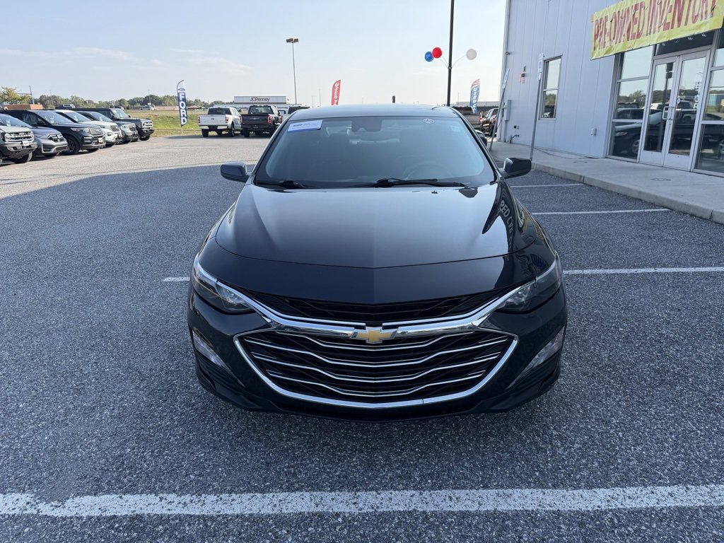 2023 Chevrolet Malibu 1LT photo 2