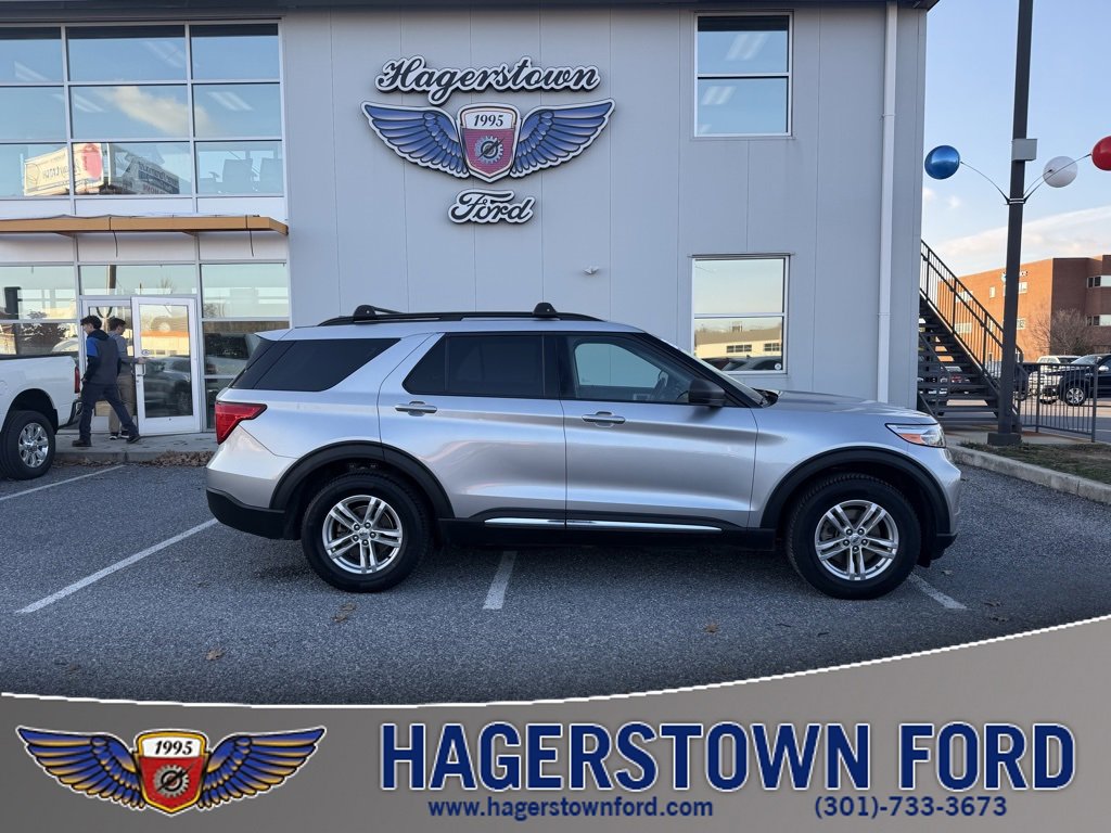 2022 Ford Explorer XLT's photo