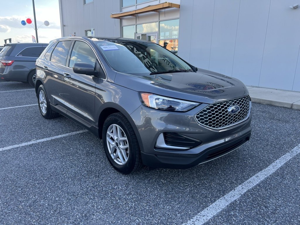 2024 Ford Edge SEL photo 2