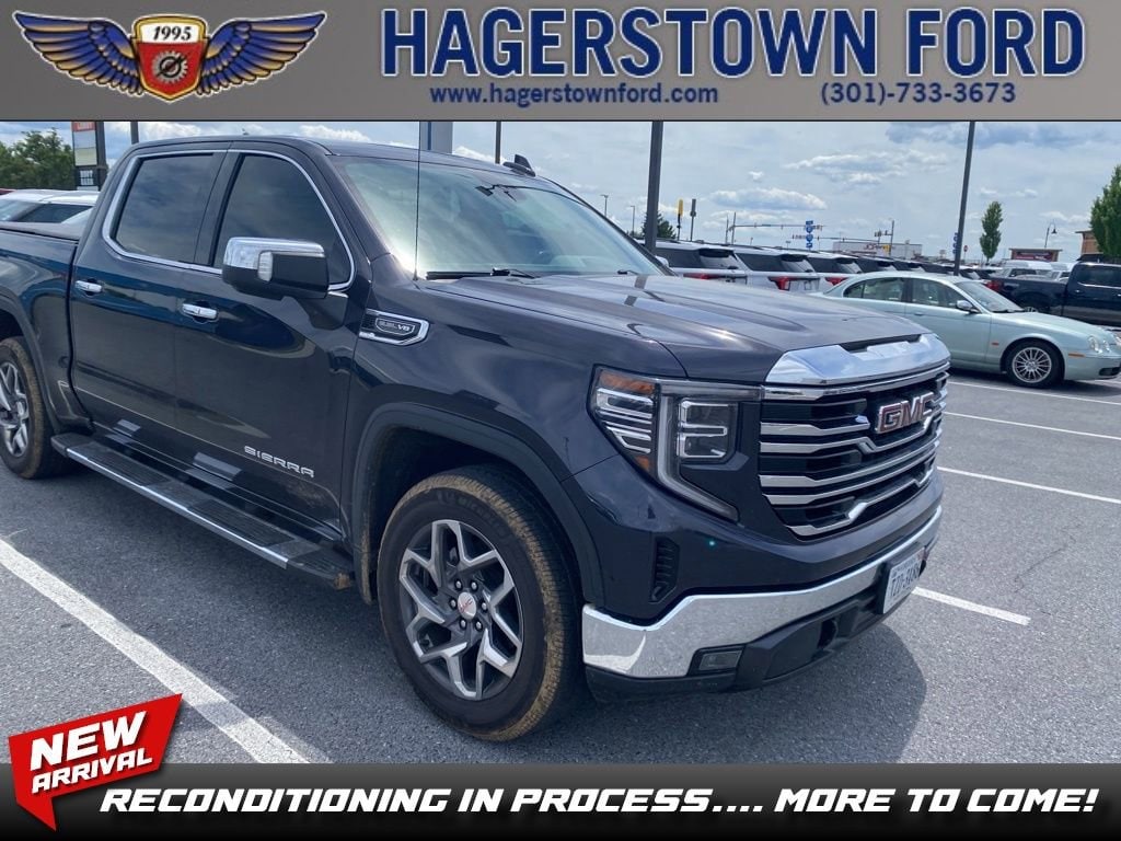 2022 GMC Sierra 4WD Crew Cab Short Box SLT's photo