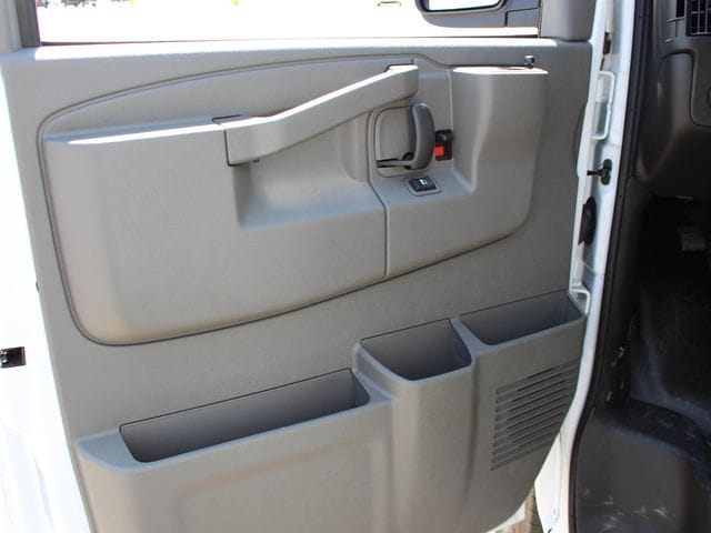 2026 GMC Savana Cargo Work Van - Photo 8