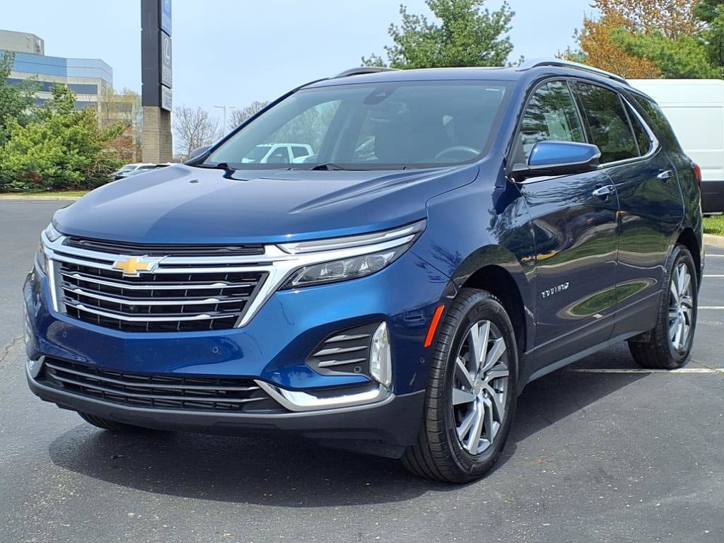 Used 2022 Chevrolet Equinox Premier with VIN 3GNAXXEV1NS199824 for sale in Cincinnati, OH