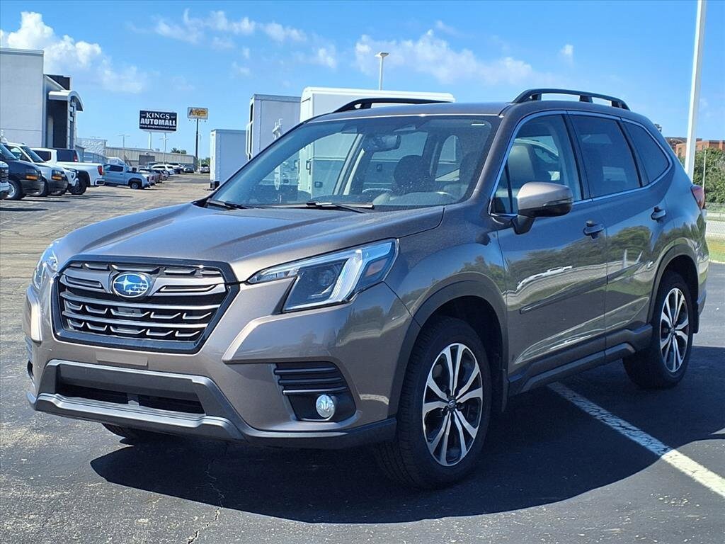 2022 Subaru Forester Limited photo 2