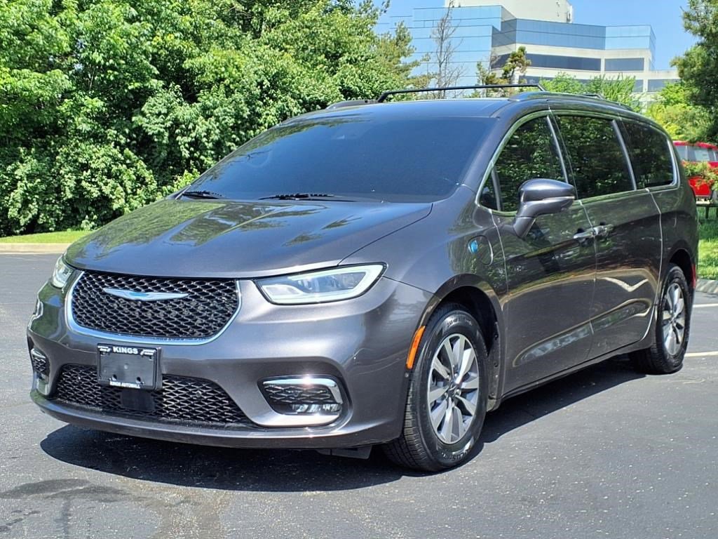 2021 Chrysler Pacifica Hybrid Touring L photo 2
