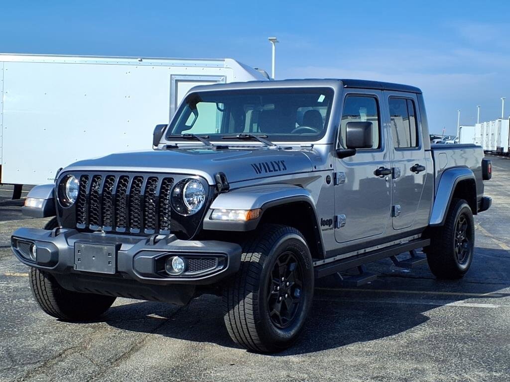 2021 Jeep Gladiator Willys Sport photo 2