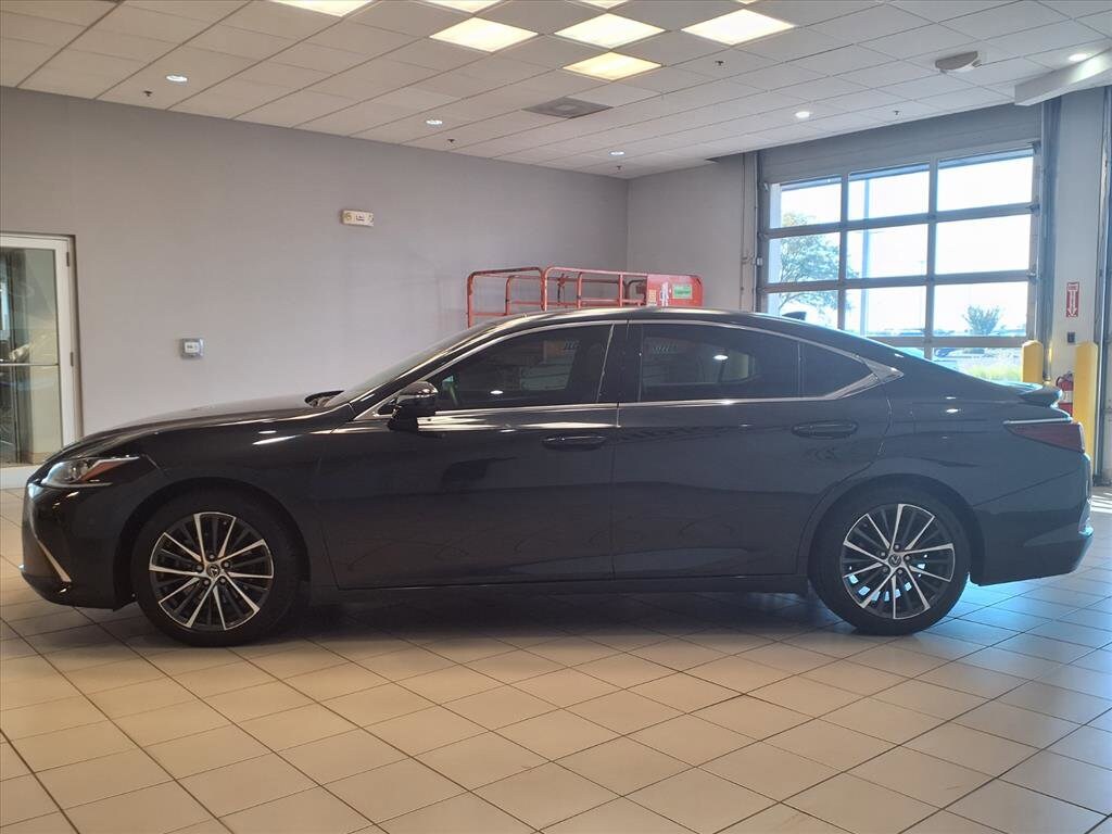 2022 Lexus ES 350 photo 3