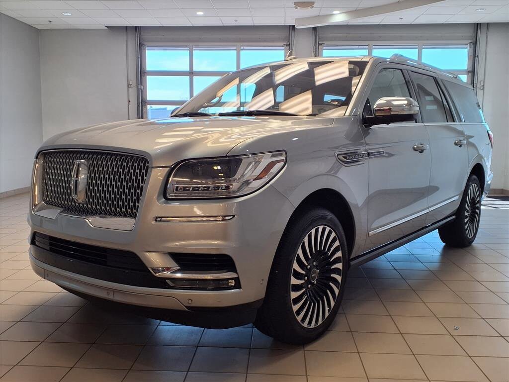 2020 Lincoln Navigator Black Label photo 2