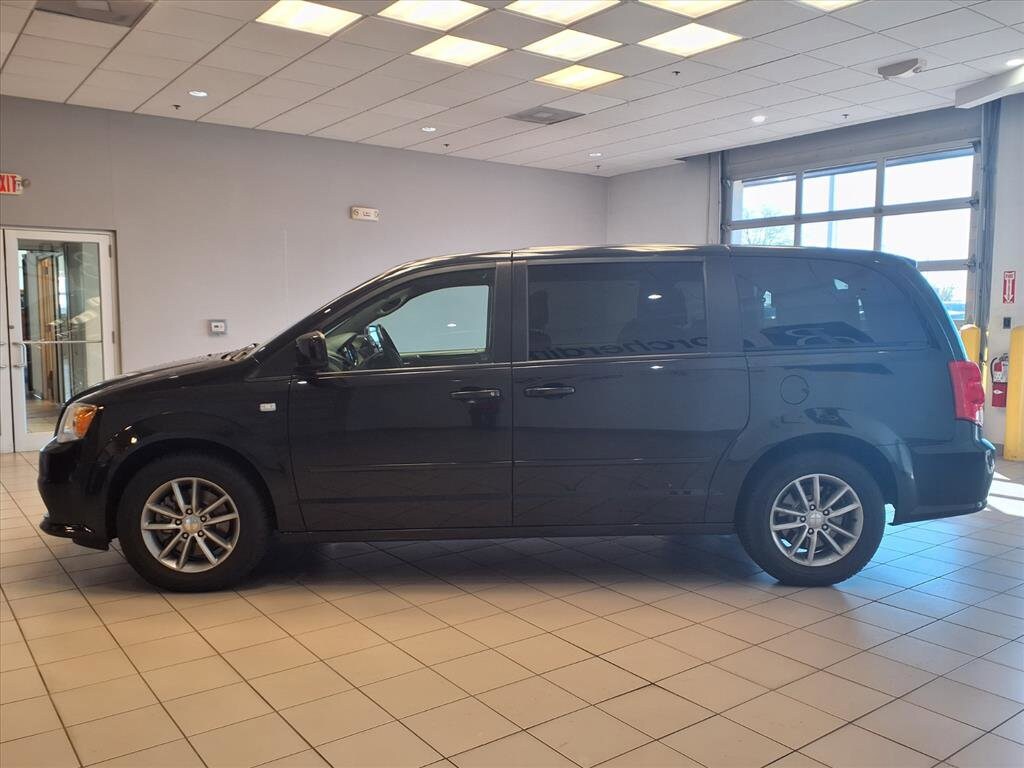 2014 Dodge Grand Caravan SE photo 3
