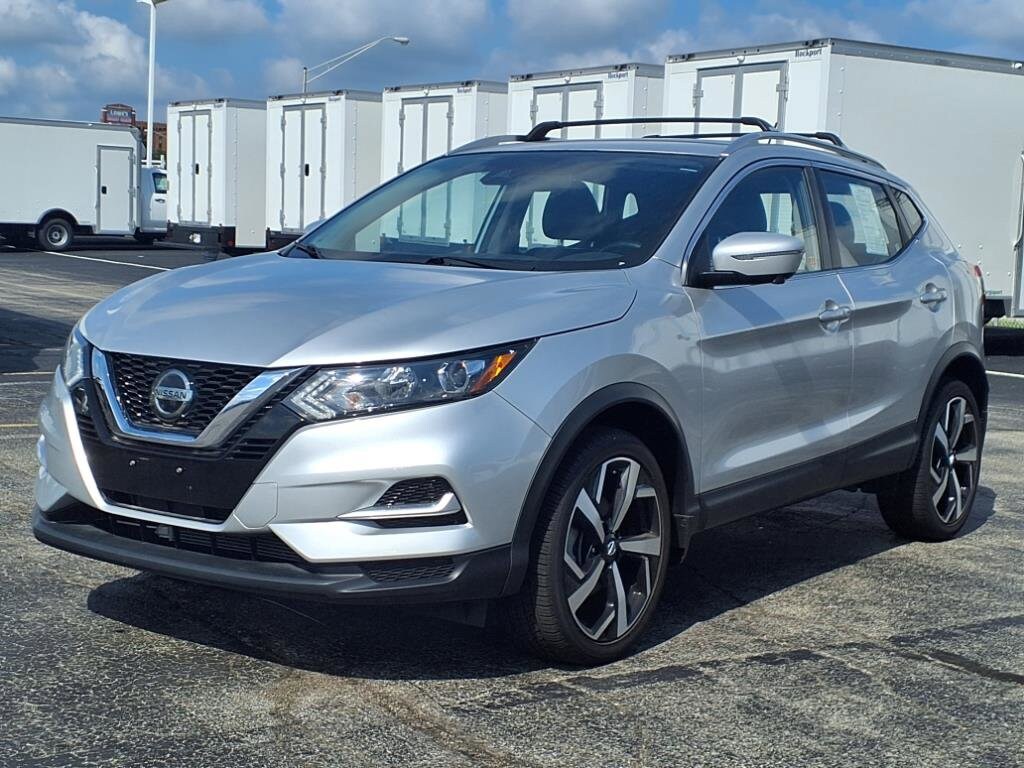 2022 Nissan Rogue Sport SL photo 2