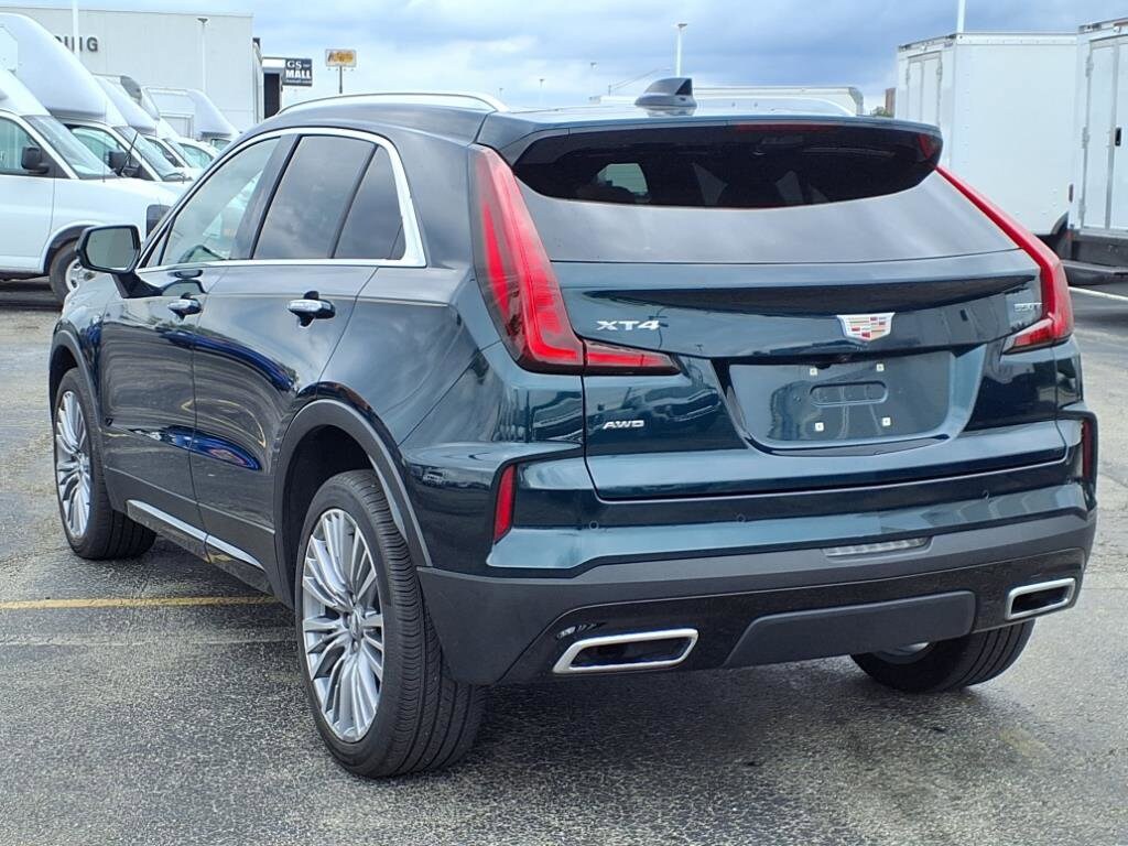 2024 Cadillac XT4 Premium Luxury photo 4