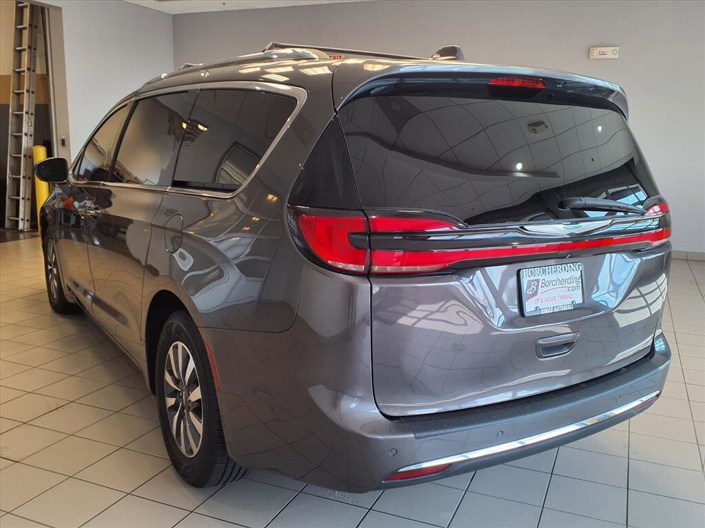 2021 Chrysler Pacifica Hybrid Touring L photo 4