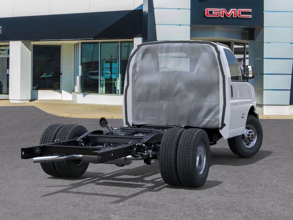 2025 Gmc Savana Cutaway 3500 photo 3