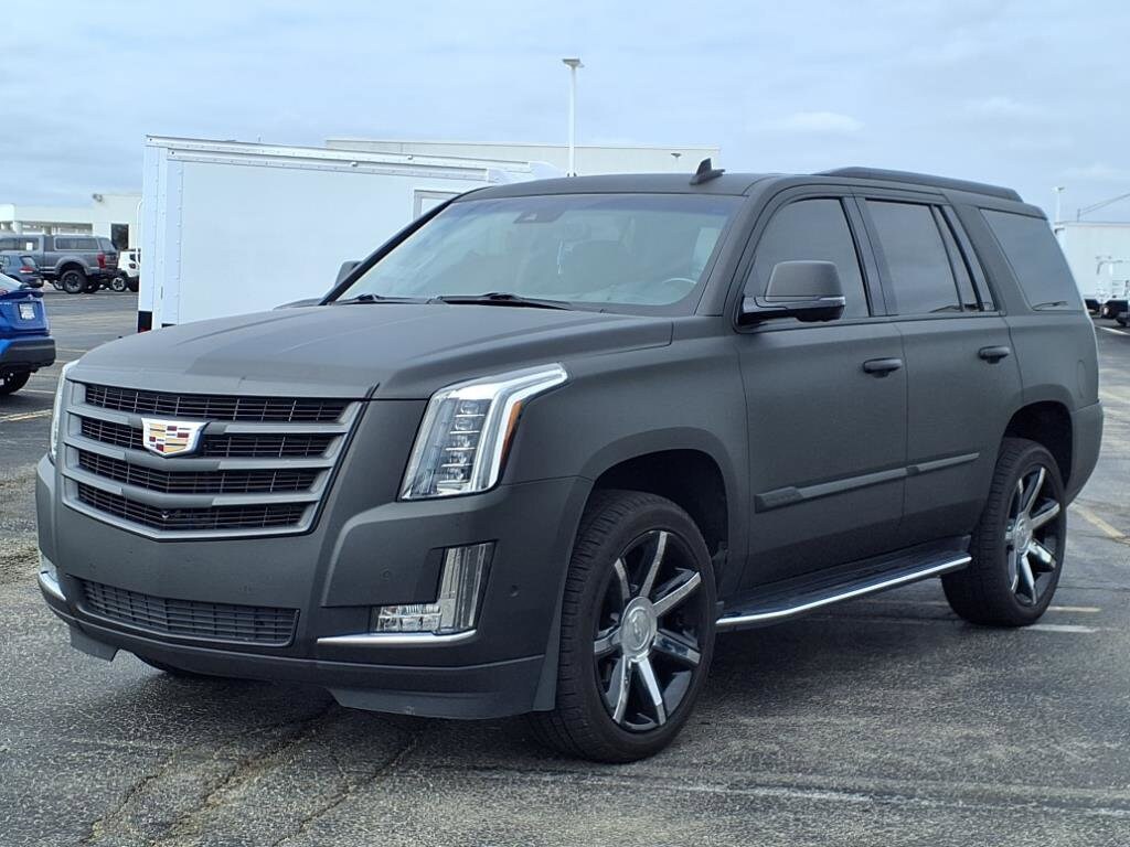2019 Cadillac Escalade Luxury photo 2
