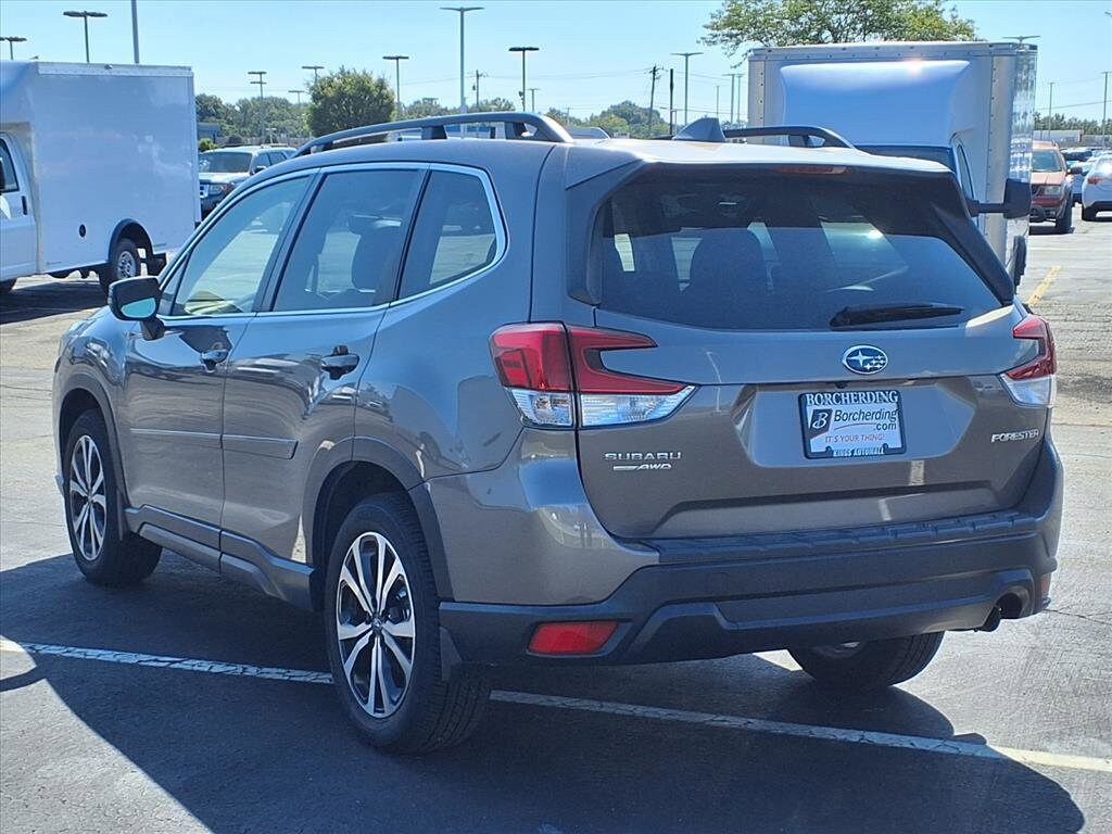 2022 Subaru Forester Limited photo 4
