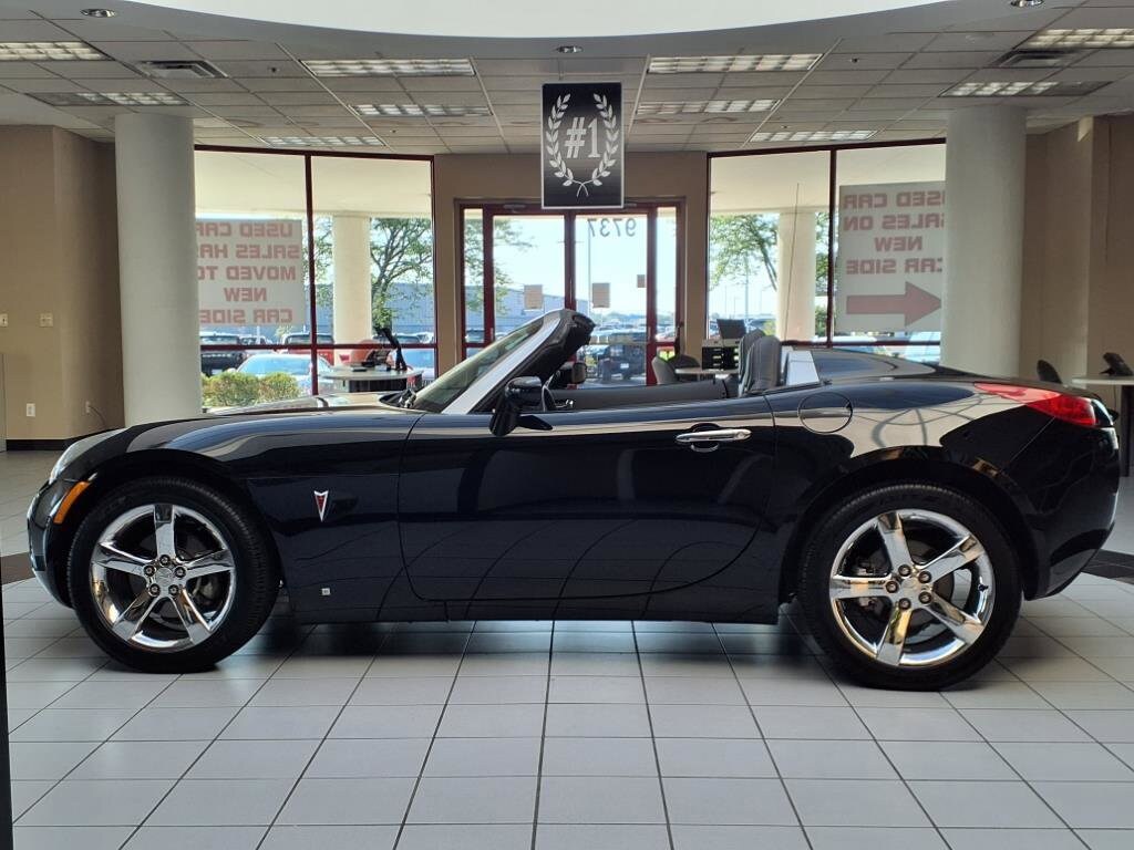 2006 Pontiac Solstice Base Convertible photo 3