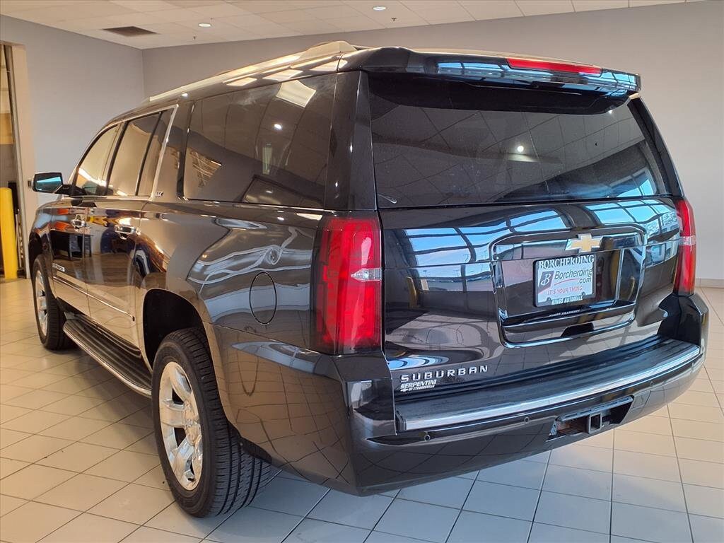 2016 Chevrolet Suburban LTZ photo 3