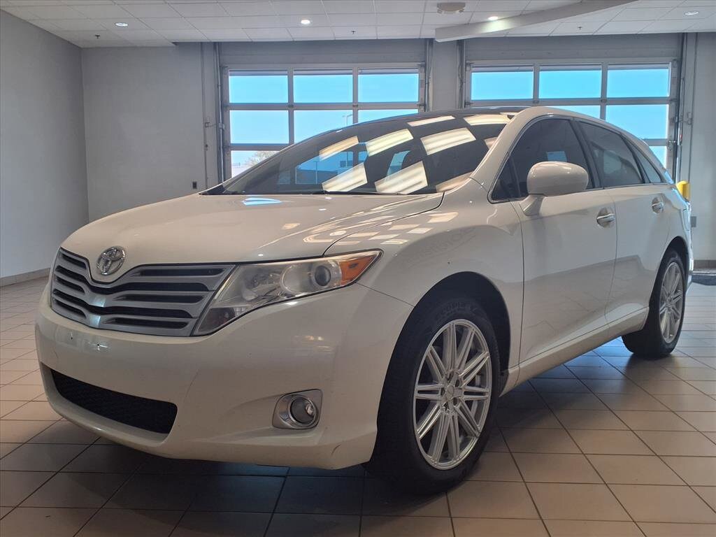 2010 Toyota Venza Base photo 2