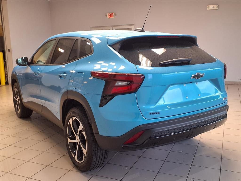 2025 Chevrolet Trax photo 4