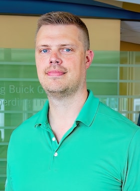 Staff member Keith Davidson from ID_8d4eef1f3790
