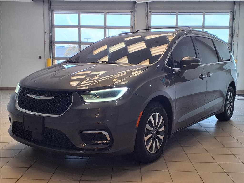 2021 Chrysler Pacifica Hybrid Touring L photo 2