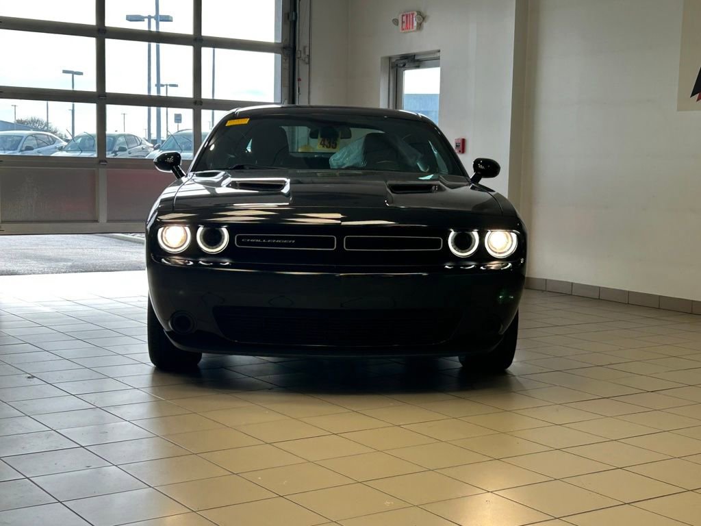 2023 Dodge Challenger SXT photo 2