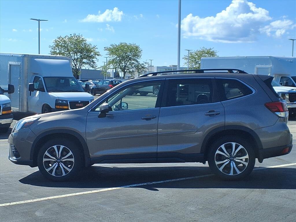 2022 Subaru Forester Limited photo 3