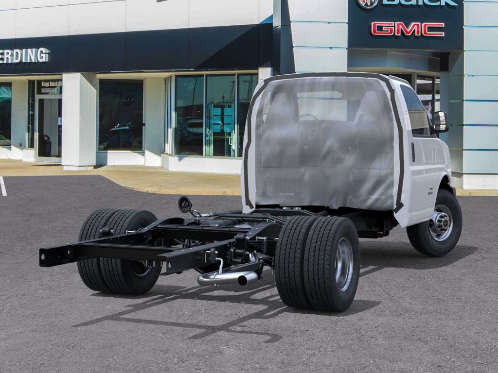 2025 Gmc Savana Cutaway 3500 photo 2