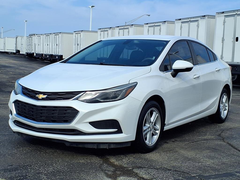 Used 2017 Chevrolet Cruze LT with VIN 1G1BE5SM5H7222391 for sale in Cincinnati, OH