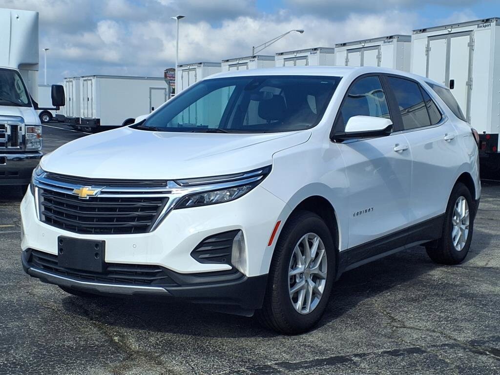 2023 Chevrolet Equinox LT photo 2