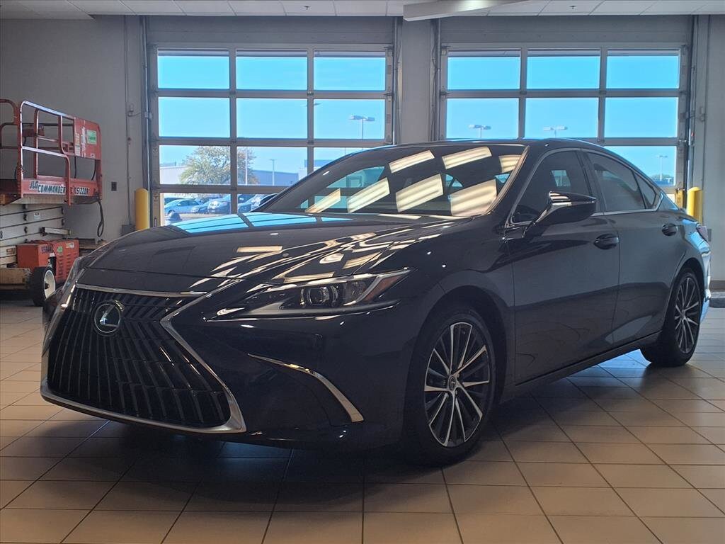2022 Lexus ES 350 photo 2