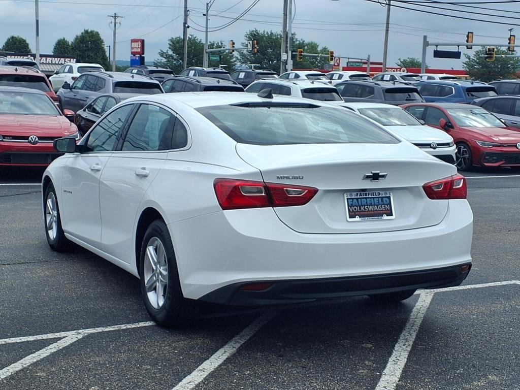 2022 Chevrolet Malibu LS photo 4