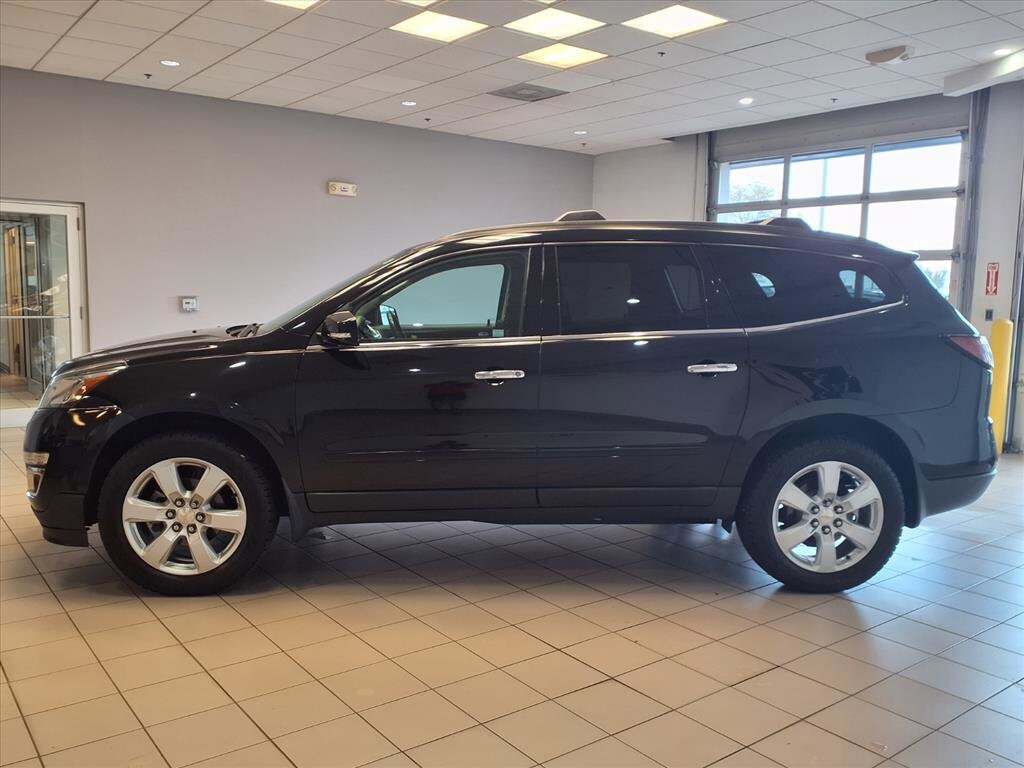 2017 Chevrolet Traverse 1LT photo 3